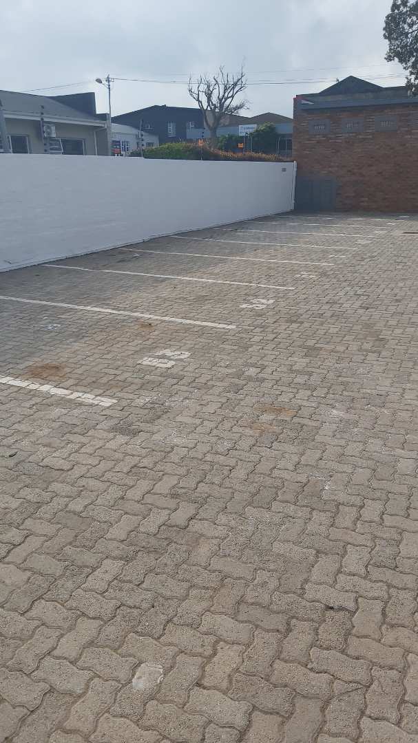 To Let commercial Property for Rent in Newton Park Eastern Cape
